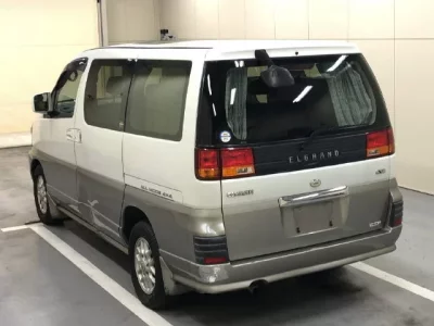 Nissan ELGRAND  с аукциона в Японии
