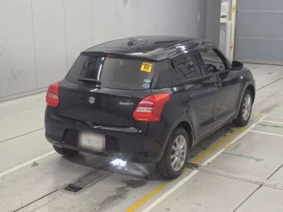 Suzuki SWIFT  с аукциона в Японии