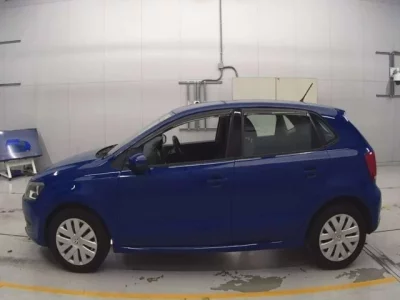 Volkswagen POLO  с аукциона в Японии