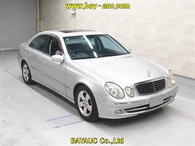 Mercedes-Benz E CLASS  с аукциона в Японии