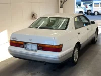 Toyota CROWN лот № 3070 оценка 4  с аукциона в Японии 1