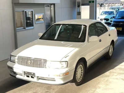Toyota CROWN  с аукциона в Японии