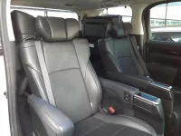Toyota ALPHARD лот № 30067 оценка 4  с аукциона в Японии 7