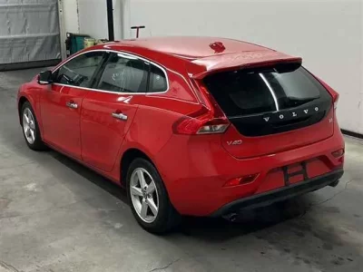 Volvo V40  с аукциона в Японии