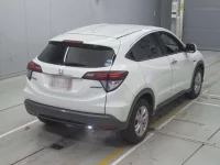 Honda VEZEL лот № 30072 оценка 4  с аукциона в Японии 1