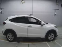 Honda VEZEL лот № 30072 оценка 4  с аукциона в Японии 2