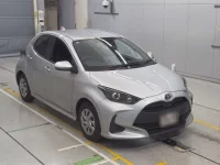 Toyota YARIS лот № 30092 оценка 3.5  с аукциона в Японии 4