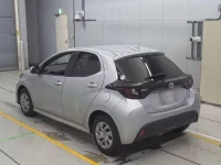 Toyota YARIS лот № 30092 оценка 3.5  с аукциона в Японии 5