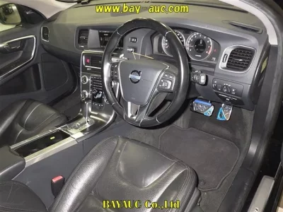 Volvo V60  с аукциона в Японии
