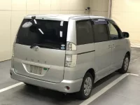 Toyota VOXY лот № 1011 оценка 3.5  с аукциона в Японии 3