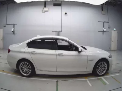 BMW 5-Series  с аукциона в Японии