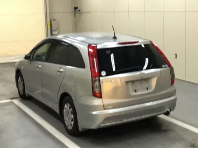 Honda STREAM  с аукциона в Японии