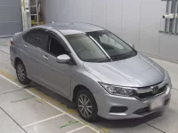 Honda GRACE лот № 30128 оценка 4  с аукциона в Японии 4