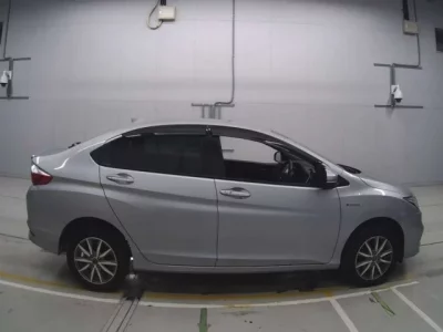 Honda GRACE  с аукциона в Японии