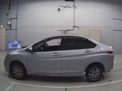 Honda GRACE  с аукциона в Японии