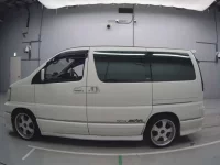 Nissan ELGRAND лот № 90262 оценка R  с аукциона в Японии 3