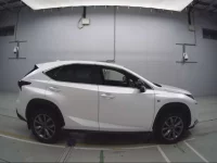 Lexus NX лот № 30134 оценка 4.5  с аукциона в Японии 2