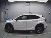 Lexus NX лот № 30134 оценка 4.5  с аукциона в Японии 3