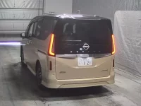 Nissan SERENA лот № 553 оценка 4  с аукциона в Японии 7