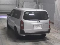 Toyota PROBOX лот № 569 оценка RA  с аукциона в Японии 7