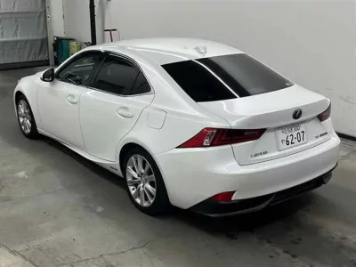 Lexus IS
