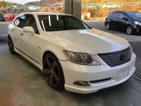 Lexus LS лот № 7575 оценка 3  с аукциона в Японии 2