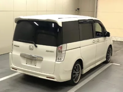 Honda STEP WAGON  с аукциона в Японии