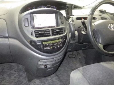 Toyota ESTIMA  с аукциона в Японии