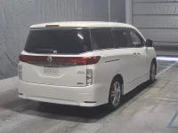 Nissan ELGRAND лот № 2040 оценка R  с аукциона в Японии 1
