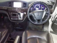 Nissan ELGRAND лот № 2040 оценка R  с аукциона в Японии 3