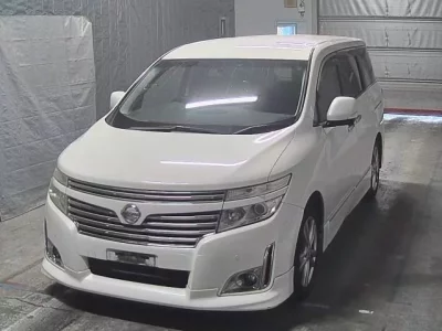 Nissan ELGRAND  с аукциона в Японии