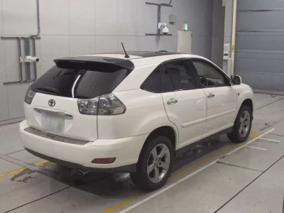 Toyota HARRIER  с аукциона в Японии