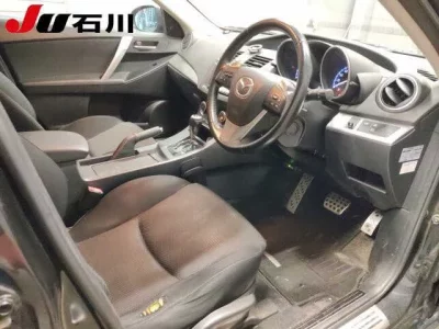 Mazda AXELA  с аукциона в Японии