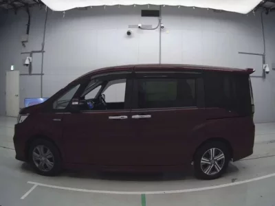 Honda STEP WAGON  с аукциона в Японии