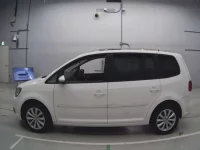 Volkswagen GOLF TOURAN лот № 90386 оценка 3.5  с аукциона в Японии 3