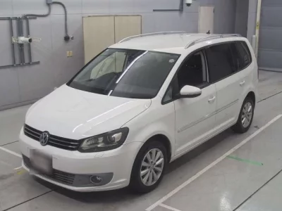 Volkswagen GOLF TOURAN  с аукциона в Японии