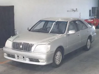 Toyota CROWN  с аукциона в Японии