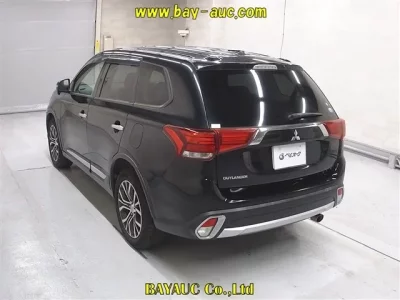 Mitsubishi OUTLANDER  с аукциона в Японии
