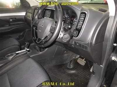 Mitsubishi OUTLANDER  с аукциона в Японии