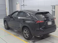 Lexus NX лот № 30214 оценка 4  с аукциона в Японии 5
