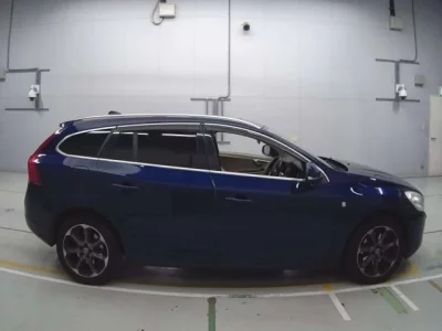 Volvo V60  с аукциона в Японии