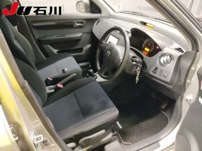 Suzuki SWIFT  с аукциона в Японии