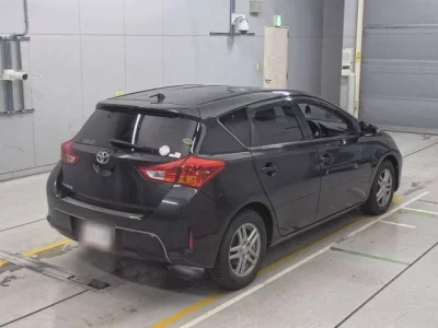 Toyota AURIS  с аукциона в Японии