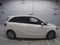 Mercedes-Benz B CLASS лот № 90437 оценка 4.5  с аукциона в Японии 2