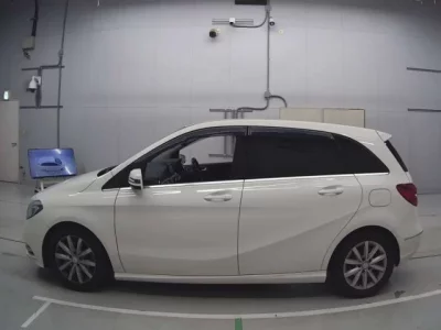 Mercedes-Benz B CLASS  с аукциона в Японии