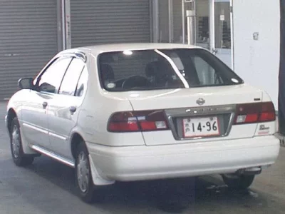 Nissan SUNNY  с аукциона в Японии