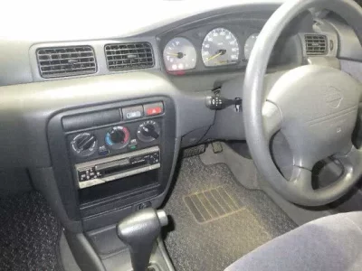 Nissan SUNNY  с аукциона в Японии