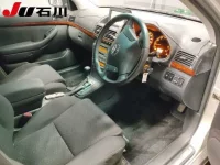 Toyota AVENSIS WAGON лот № 7176 оценка 3.5  с аукциона в Японии 2