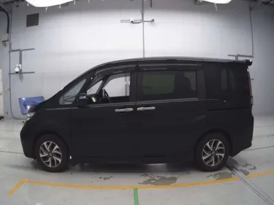 Honda STEP WAGON  с аукциона в Японии