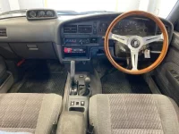 Toyota HILUX SURF лот № 3353 оценка 3.5  с аукциона в Японии 2